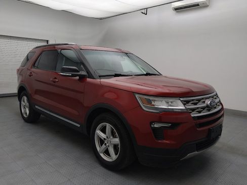 Used 2018 Ford Explorer XLT w/ Equipment Group 201A FWD image 13