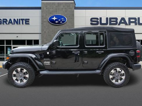 Used 2018 Jeep Wrangler Unlimited Sahara AWD/4WD image 6