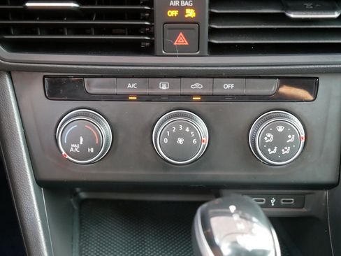 Used 2022 Volkswagen Jetta Sport FWD image 23