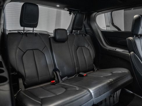 Certified 2025 Chrysler Pacifica Select image 35