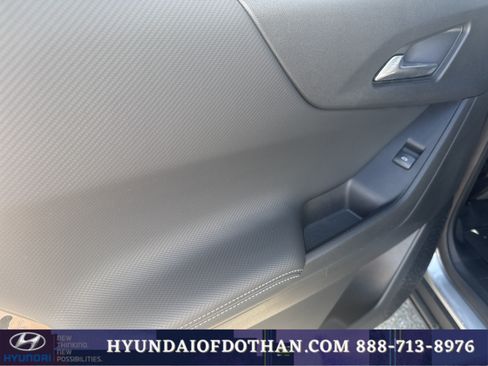 Used 2026 Chevrolet Equinox LT FWD image 11