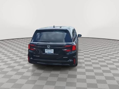 New 2026 Honda Odyssey Touring image 7