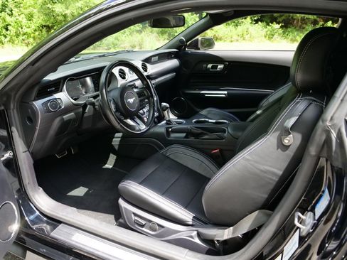 Used 2019 Ford Mustang GT Premium w/ GT Performance Package RWD image 14