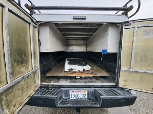 Used 2017 Nissan Titan S image 25