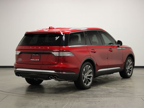 Used 2025 Lincoln Aviator Reserve w/ Illumination Package image 8