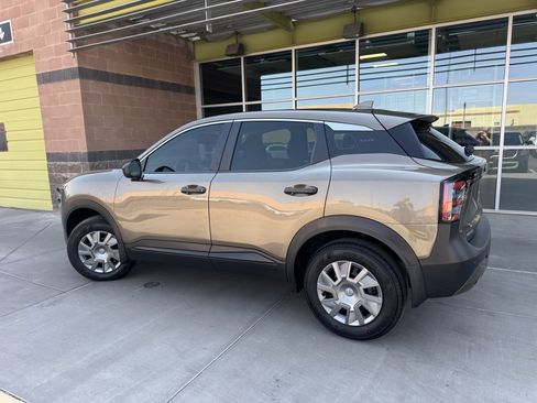 Used 2025 Nissan Kicks S image 4