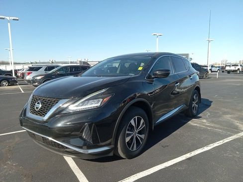 Used 2019 Nissan Murano S image 3