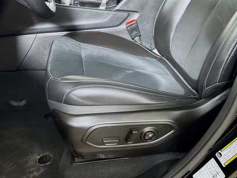 Used 2025 Jeep Grand Cherokee Altitude image 20