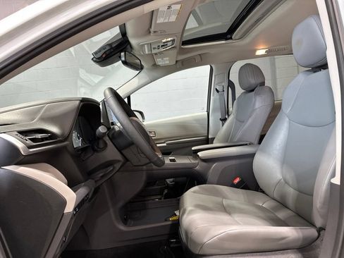 Certified 2023 Toyota Sienna XLE w/ XLE Plus Package AWD/4WD image 15