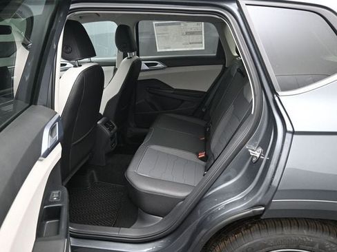 New 2026 Volkswagen Taos SE AWD/4WD image 11
