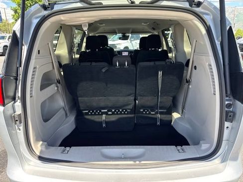 Used 2023 Chrysler Voyager LX FWD image 10