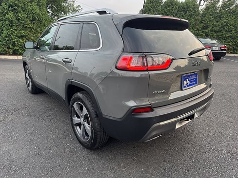 Used 2019 Jeep Cherokee Limited w/ Trailer Tow Group AWD/4WD image 9