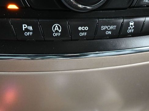 Used 2017 Jeep Grand Cherokee Overland AWD/4WD image 15