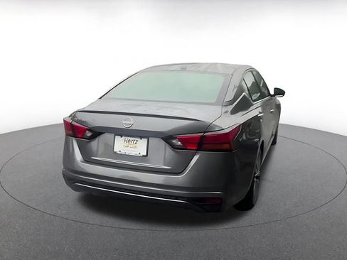 Used 2025 Nissan Altima 2.5 SV FWD image 15