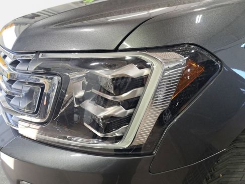 Used 2019 Ford Expedition Limited w/ Equipment Group 302A AWD/4WD image 31
