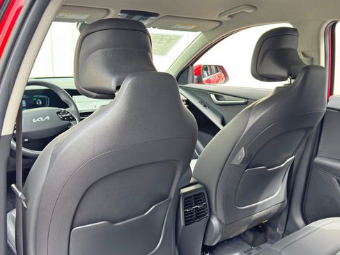 Used 2024 Kia Niro EX FWD image 33