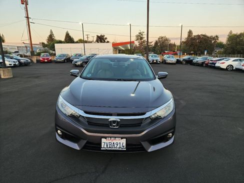 Used 2016 Honda Civic Touring image 8