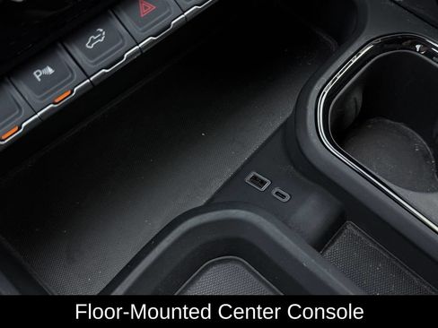 Used 2024 GMC Sierra 2500 AT4 w/ AT4 Premium Plus Package AWD/4WD image 36
