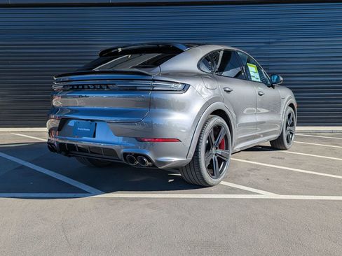 New 2026 Porsche Cayenne Turbo image 9