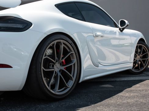 Used 2020 Porsche 718 Cayman GT4 RWD image 30