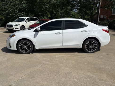 Used 2015 Toyota Corolla S FWD image 3