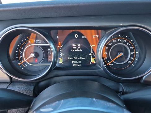 Used 2023 Jeep Wrangler Unlimited Sahara AWD/4WD image 14