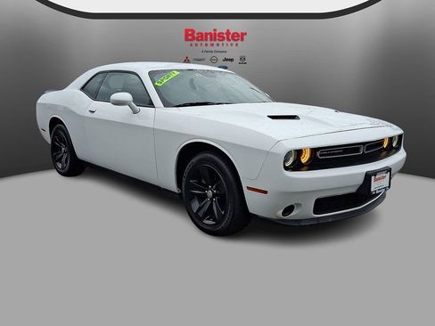 Used 2023 Dodge Challenger SXT RWD image 3
