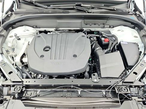 New 2026 Volvo XC60 B5 Plus w/ Protection Package Premier image 32
