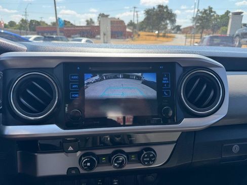 Used 2017 Toyota Tacoma SR5 w/ Tow Package RWD image 16