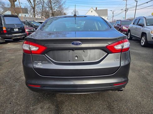 Used 2016 Ford Fusion SE image 8