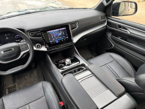 Used 2024 Jeep Wagoneer Series II AWD/4WD image 19