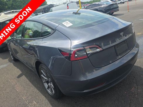 Used 2022 Tesla Model 3 Standard Range RWD image 4