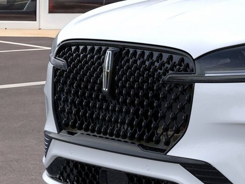 New 2026 Lincoln Aviator AWD w/ Jet Appearance Package image 17