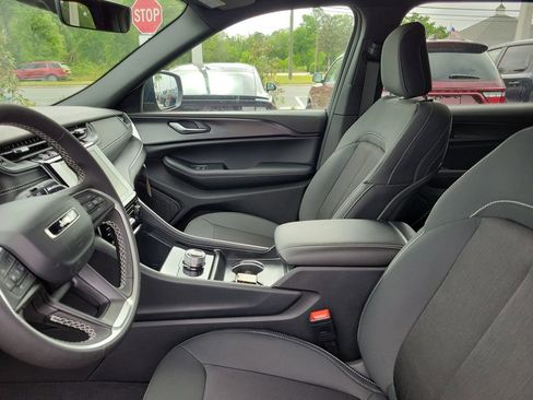 New 2026 Jeep Grand Cherokee L Laredo AWD/4WD image 9