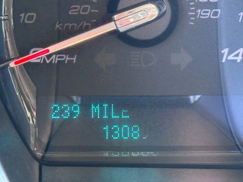 Used 2010 Ford Taurus Limited image 38