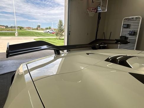 Used 2023 Chevrolet Corvette Z06 w/ Z07 Performance Package RWD image 40