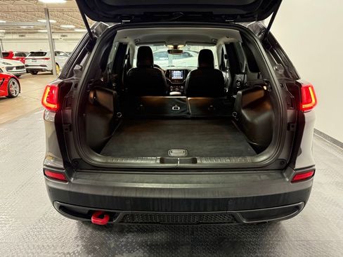 Used 2019 Jeep Cherokee Trailhawk w/ Cold Weather Group AWD/4WD image 22