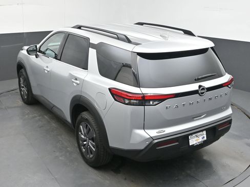 Used 2024 Nissan Pathfinder SV FWD image 36