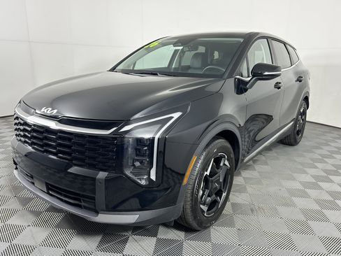 Used 2026 Kia Sportage EX image 3