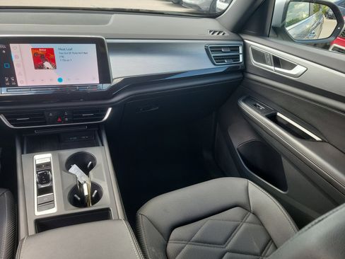 Used 2025 Volkswagen Atlas Cross Sport SE image 20