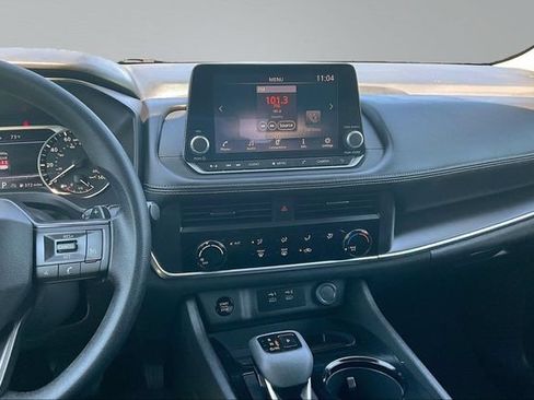 Used 2025 Nissan Rogue S FWD image 9
