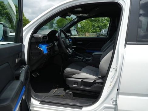 Used 2024 Toyota Tacoma TRD Sport RWD image 12