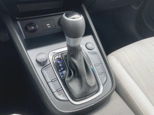 Used 2023 Hyundai Kona SEL AWD/4WD image 15