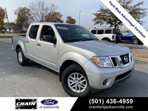 Used 2019 Nissan Frontier SV image 1