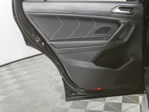 Used 2024 Volkswagen Tiguan SEL R-Line image 39