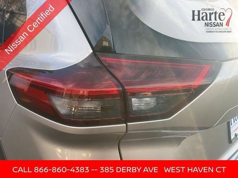 Certified 2025 Nissan Rogue SL image 28