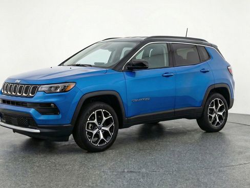 Used 2025 Jeep Compass Limited image 3
