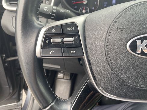 Used 2020 Kia Sorento S FWD image 11