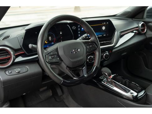 Used 2025 Chevrolet Trax RS w/ Driver Confidence Package FWD image 11