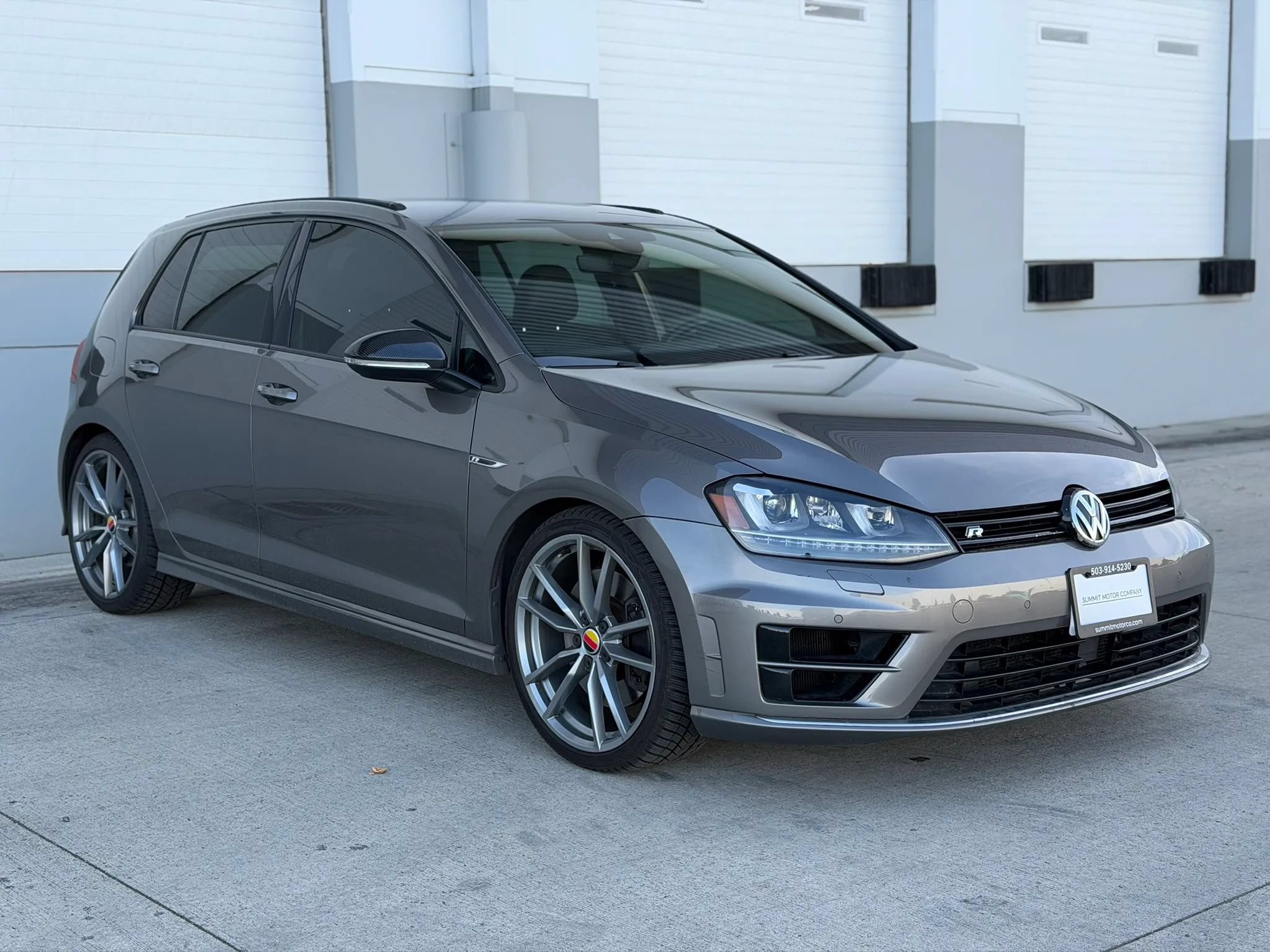 Used 2017 Volkswagen Golf R 4-Door AWD/4WD image 8